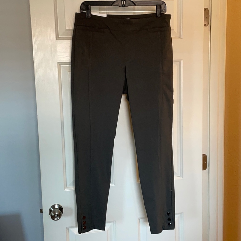 Calvin Klein pull on ankle dress pant with snaps on bottom.